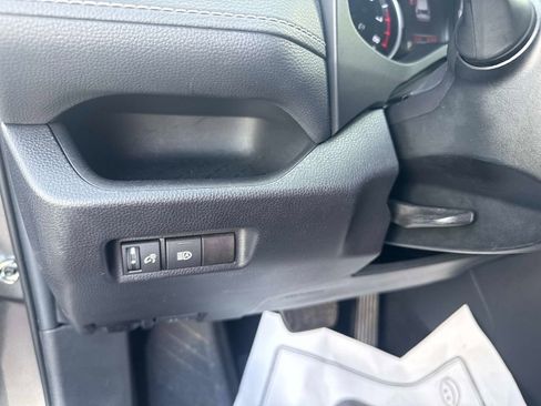 Used 2021 Toyota RAV4 LE image 28