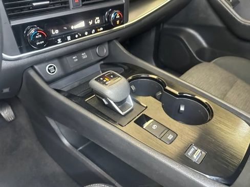 Used 2023 Nissan Rogue SV FWD image 30