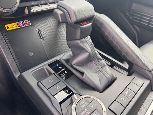 New 2026 Toyota 4Runner TRD Off-Road Premium AWD/4WD image 15