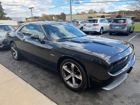 Used 2014 Dodge Challenger R/T image 11