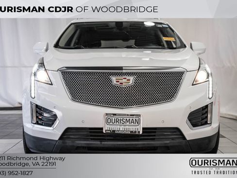 Used 2017 Cadillac XT5 Luxury image 2