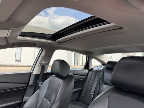 Used 2024 Honda Accord Touring image 19