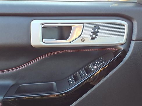 Used 2023 Ford Explorer ST-Line image 17