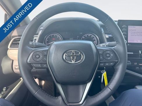 Used 2024 Toyota Camry SE image 14