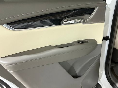 Used 2021 Cadillac XT6 Premium Luxury image 34