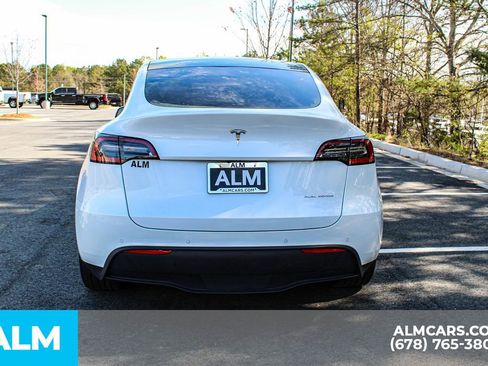 Used 2021 Tesla Model Y Long Range image 10