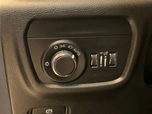 Used 2023 Jeep Grand Cherokee L Laredo AWD/4WD image 20