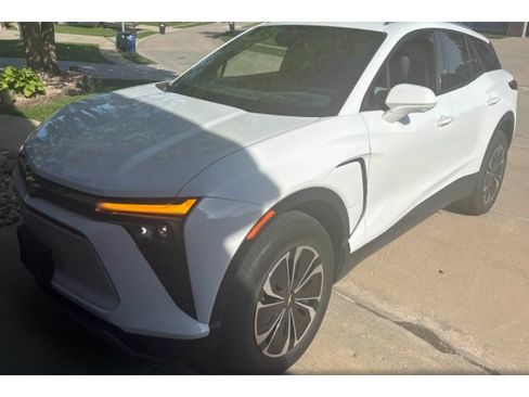 Used 2024 Chevrolet Blazer EV LT AWD/4WD image 1