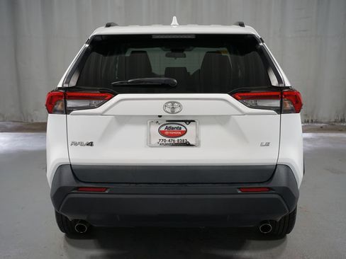 Used 2021 Toyota RAV4 LE image 7
