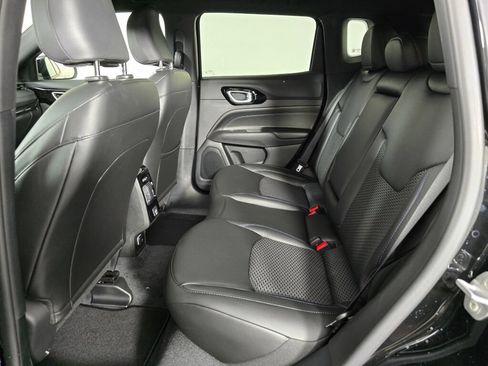 New 2026 Jeep Compass Latitude AWD/4WD image 30