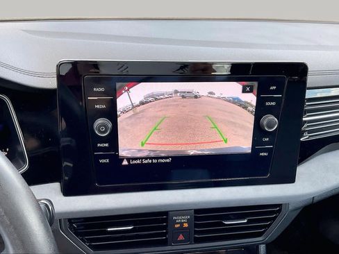 Used 2025 Volkswagen Jetta SE FWD image 26