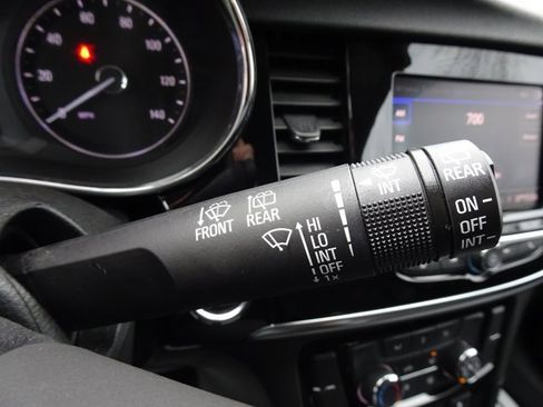 Used 2022 Buick Encore Preferred w/ Safety Package image 25