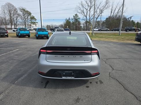 New 2026 Toyota Prius Plug-In Hybrid FWD image 4