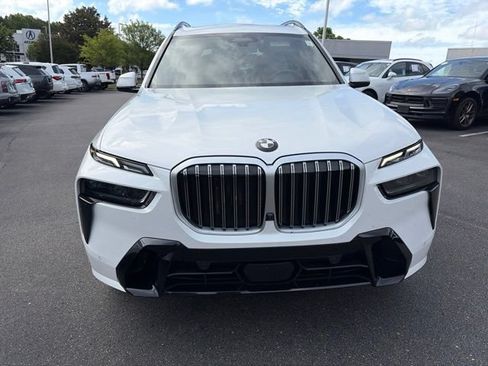 Used 2023 BMW X7 xDrive40i w/ Executive Package AWD/4WD image 2