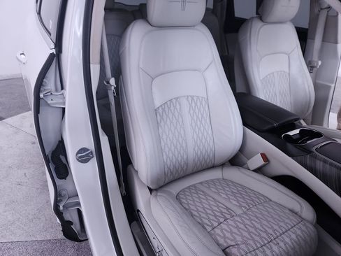 Used 2019 Lincoln Nautilus Black Label image 25