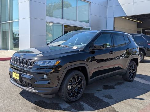 New 2026 Jeep Compass Latitude image 10