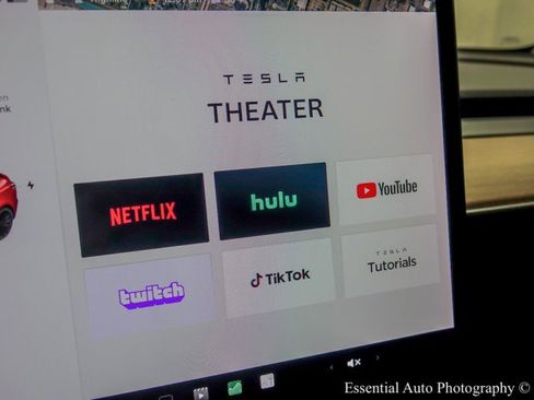 Used 2020 Tesla Model 3 Performance image 23