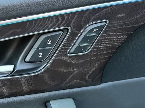 Used 2019 Audi Q8 Prestige AWD/4WD image 13