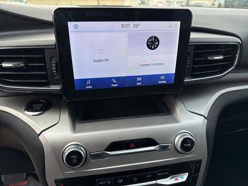 Certified 2022 Ford Explorer XLT w/ Equipment Group 202A image 23