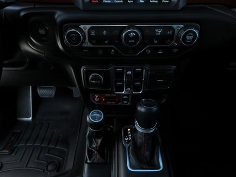 Used 2020 Jeep Gladiator Rubicon image 18