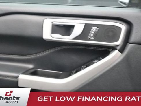 Used 2022 Ford Explorer XLT AWD/4WD image 21