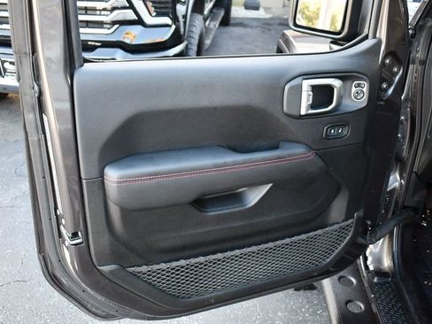 Used 2022 Jeep Wrangler Rubicon w/ Steel Bumper Group image 38