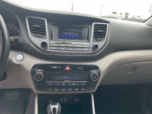 Used 2017 Hyundai Tucson Value FWD image 16