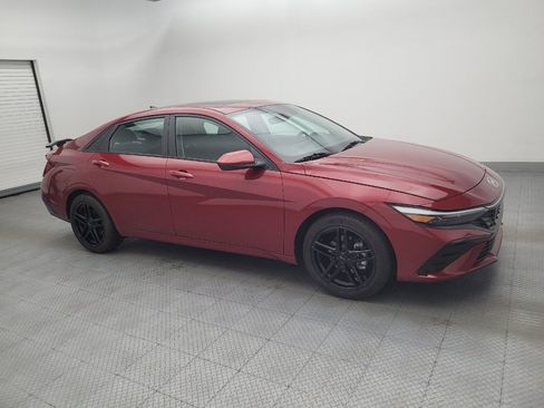 Used 2024 Hyundai Elantra SEL w/ Convenience Package FWD image 11