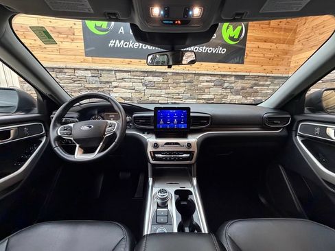 Used 2020 Ford Explorer XLT w/ Equipment Group 202A AWD/4WD image 29