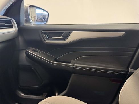 Used 2022 Ford Escape SE w/ Convenience Package image 30