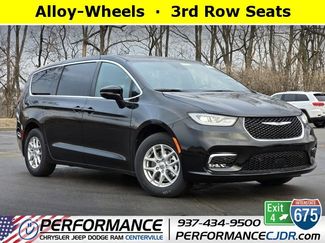 New 2025 Chrysler Pacifica Select image 1