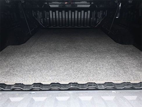 Used 2024 GMC Canyon AT4 w/ Technology Package image 16