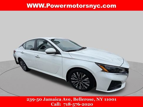 Used 2024 Nissan Altima 2.5 SV w/ SV Premium Package FWD image 2