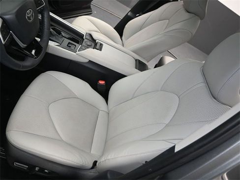 Used 2025 Toyota Grand Highlander FWD image 11