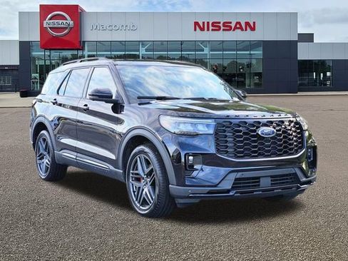 Used 2025 Ford Explorer ST-Line w/ ST-Line Street Pack AWD/4WD image 1