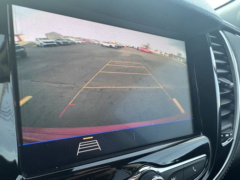 Used 2022 Chevrolet Trax LT w/ Driver Confidence Package image 17