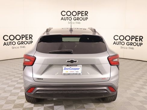 Used 2026 Chevrolet Trax RS w/ Sunroof Package FWD image 22
