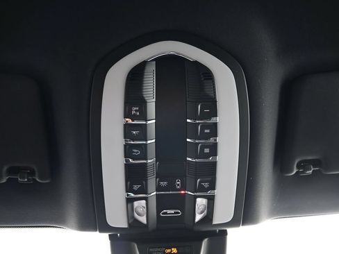 Certified 2024 Porsche Macan Turbo AWD/4WD image 29
