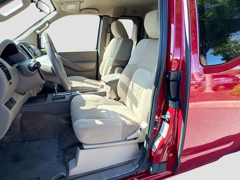 Used 2012 Nissan Frontier SV RWD image 19