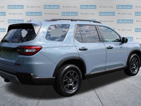 Used 2024 Honda Pilot TrailSport image 7