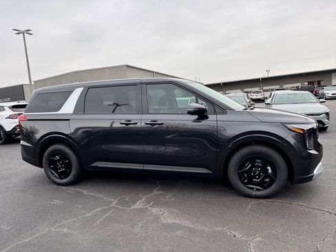 New 2026 Kia Carnival LX image 2