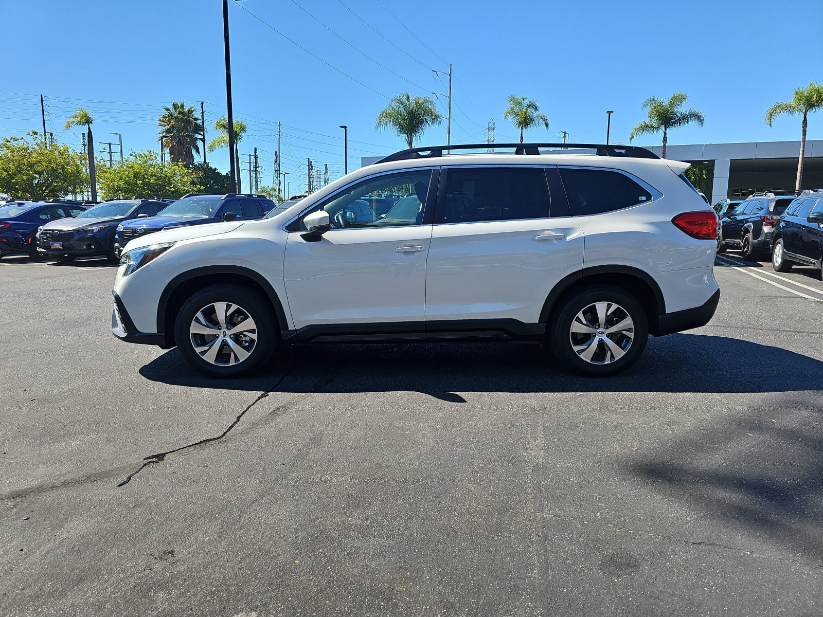 Used 2025 Subaru Ascent Premium AWD/4WD image 4