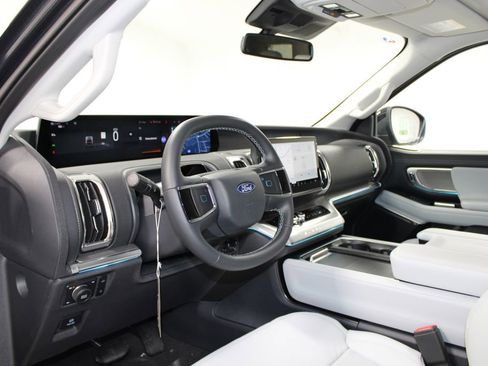 New 2026 Ford Expedition Max Platinum AWD/4WD image 23