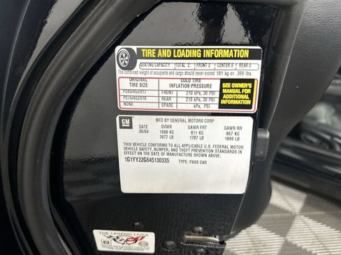 Used 2004 Chevrolet Corvette Coupe w/ Preferred Equipment Group RWD image 32