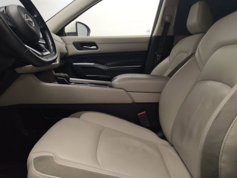Used 2022 Nissan Pathfinder SL FWD image 17