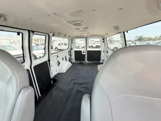 Used 2003 Ford E-350 and Econoline 350 Super Duty RWD image 14