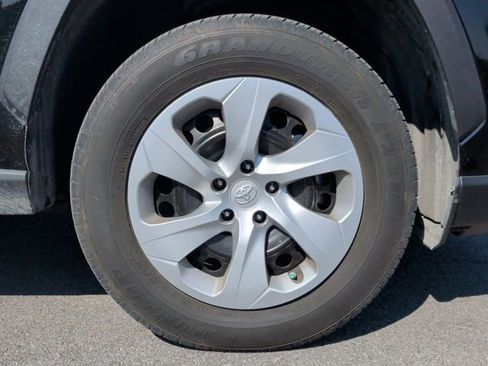 Used 2024 Toyota RAV4 LE image 8