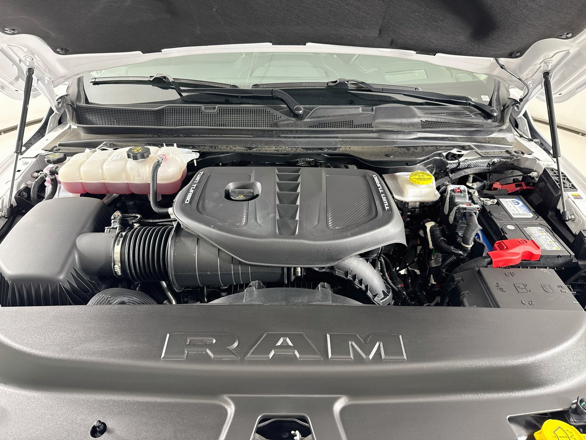 Used 2026 RAM 1500 Tungsten AWD/4WD image 33