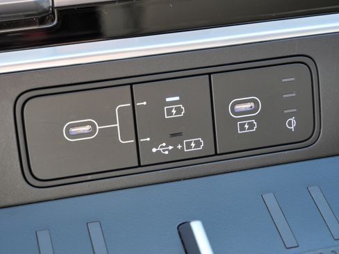 Certified 2025 Hyundai Santa Fe SEL image 28