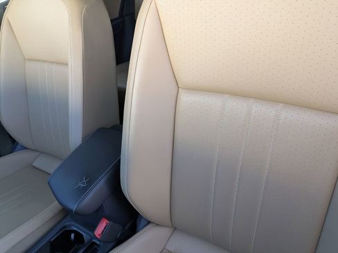 Used 2022 Volkswagen Tiguan SE AWD/4WD image 16